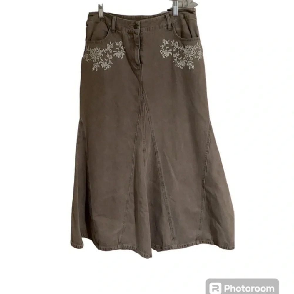 Jeanology Collection Sz 12Flared Maxi Skirt Khaki Colored Denim Embroidery